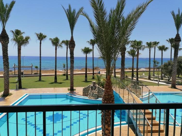 Simos Magic Beach Hotel Apts Ayia Napa Bagian luar foto