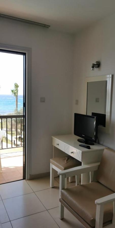 Simos Magic Beach Hotel Apts Ayia Napa Bagian luar foto