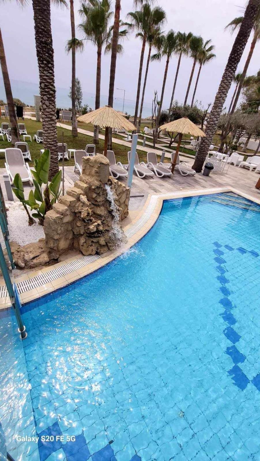 Simos Magic Beach Hotel Apts Ayia Napa Bagian luar foto