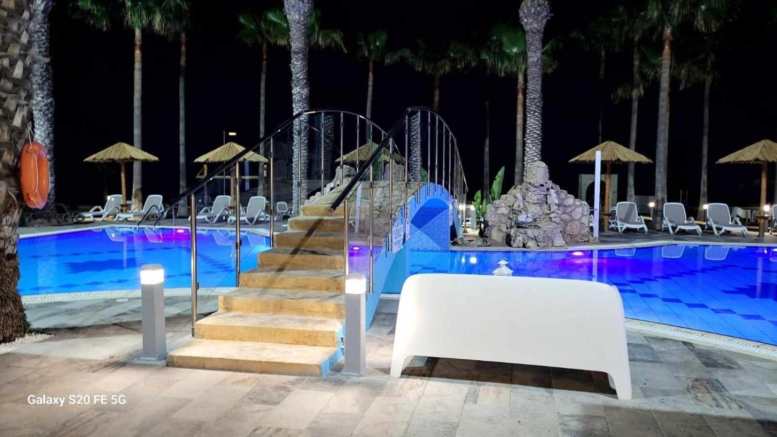 Simos Magic Beach Hotel Apts Ayia Napa Bagian luar foto