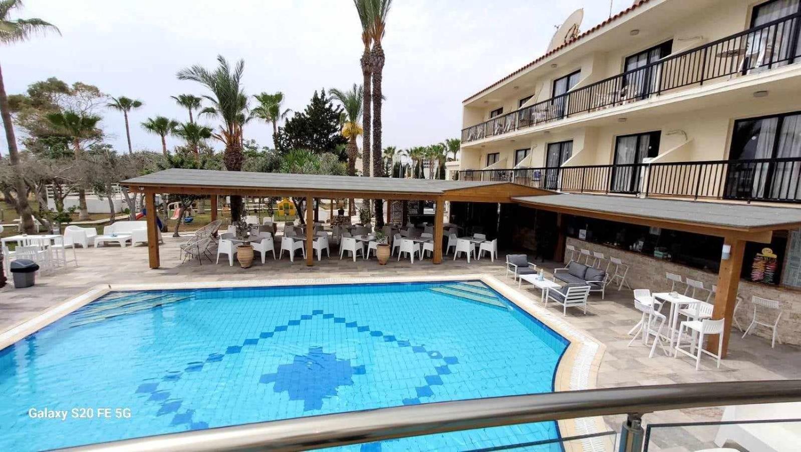Simos Magic Beach Hotel Apts Ayia Napa Bagian luar foto