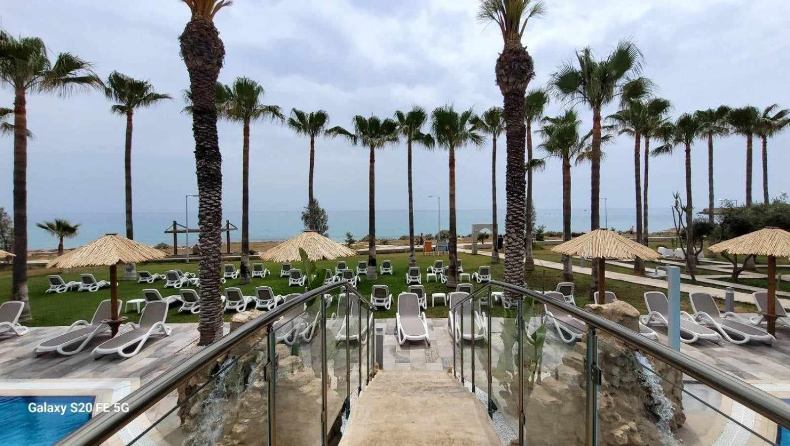 Simos Magic Beach Hotel Apts Ayia Napa Bagian luar foto